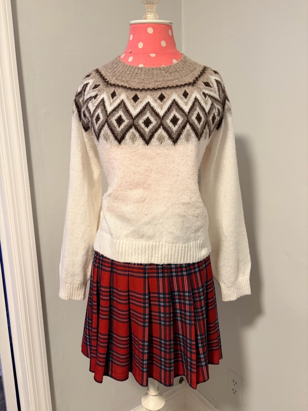 Set cozy sweater with plaid skirt